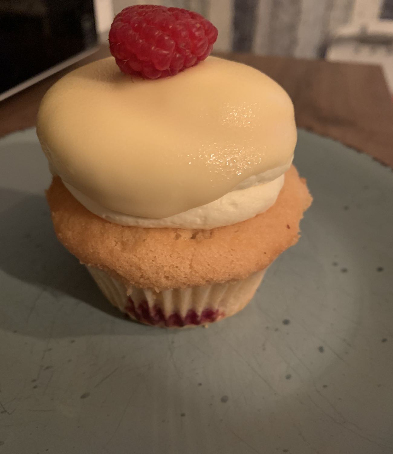 Raspberry Cheese Cupcake